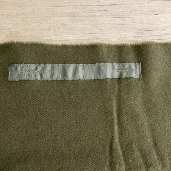 NWT Harve Bernard woven shawl with buttons - Picture 5 of 7